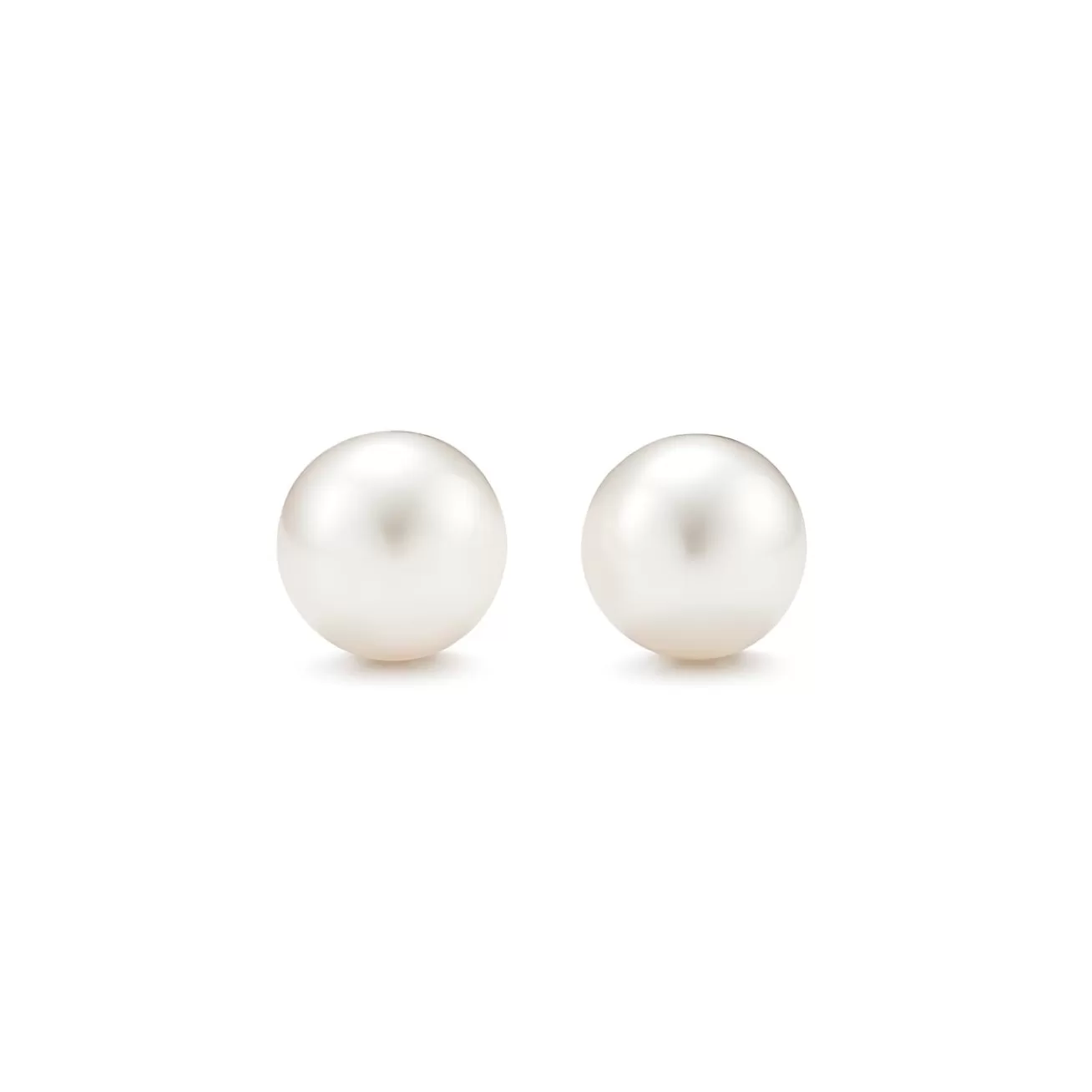 Tiffany & Co. Earrings in sterling silver with freshwater cultured pearls, for pierced ears. Pearls, 8-9 mm. | ^ Earrings | Sterling Silver Jewelry