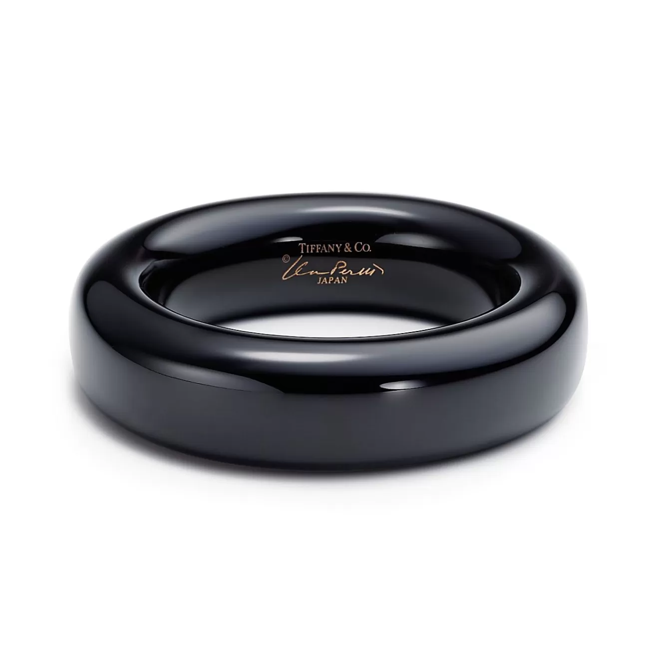 Tiffany & Co. Elsa Peretti® bangle in black lacquer over Japanese hardwood, medium. | ^ Elsa Peretti®