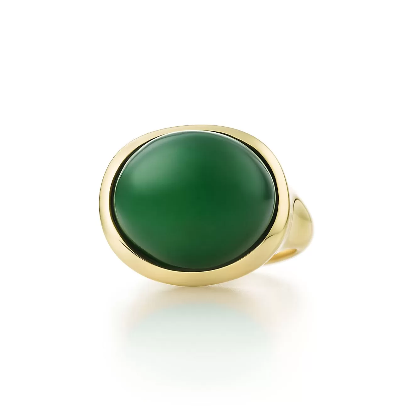 Tiffany & Co. Elsa Peretti® Cabochon ring in 18k gold with green jade, 15 mm wide. | ^ Rings | Gold Jewelry