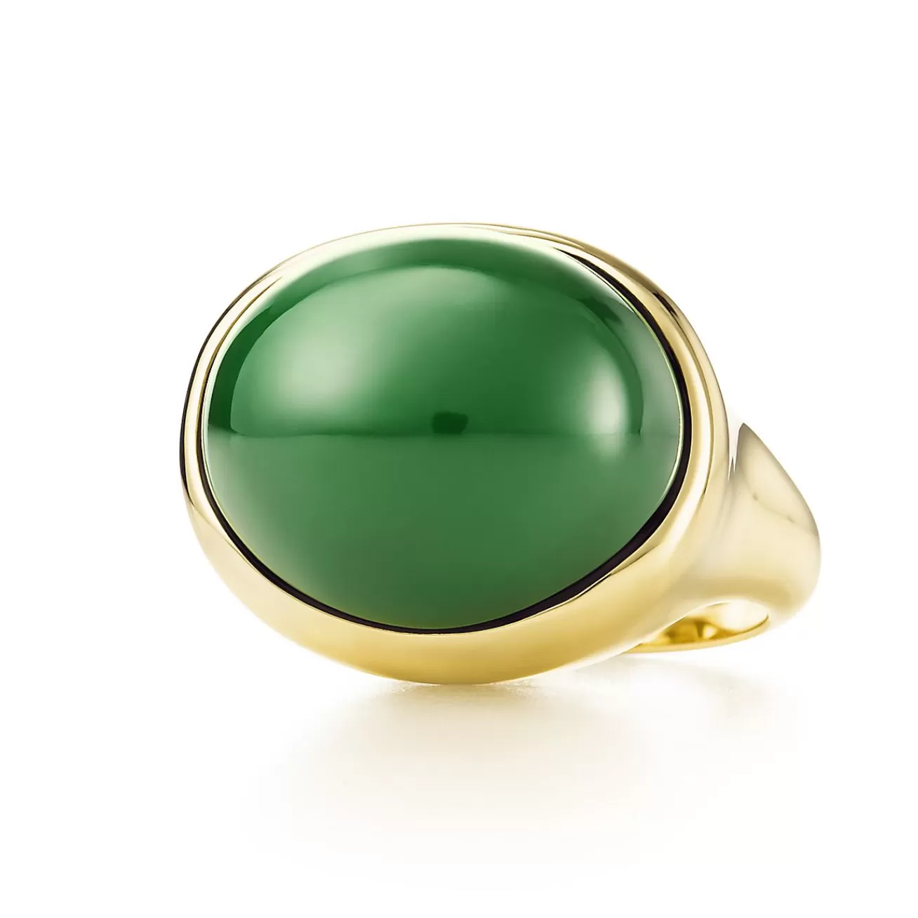 Tiffany & Co. Elsa Peretti® Cabochon ring in 18k gold with green jade, 19 mm wide. | ^ Rings | Gold Jewelry