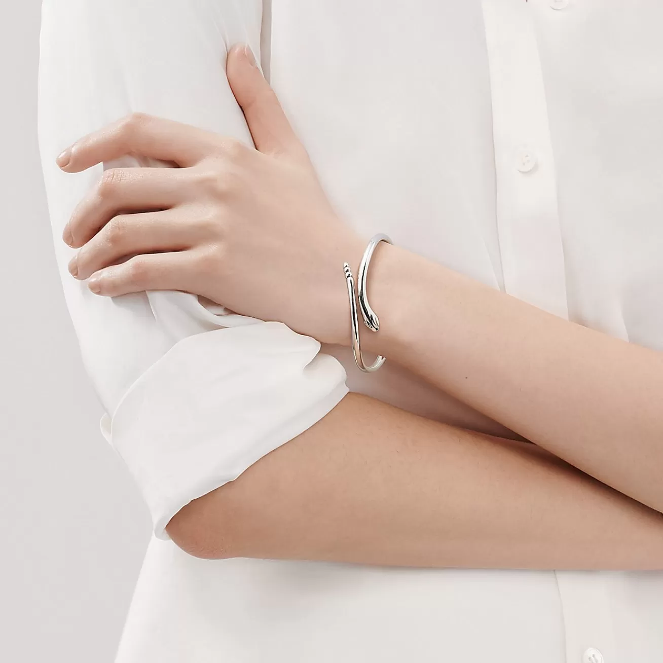 Tiffany & Co. Elsa Peretti® Snake bangle in sterling silver, small. | ^ Bracelets | Bold Silver Jewelry