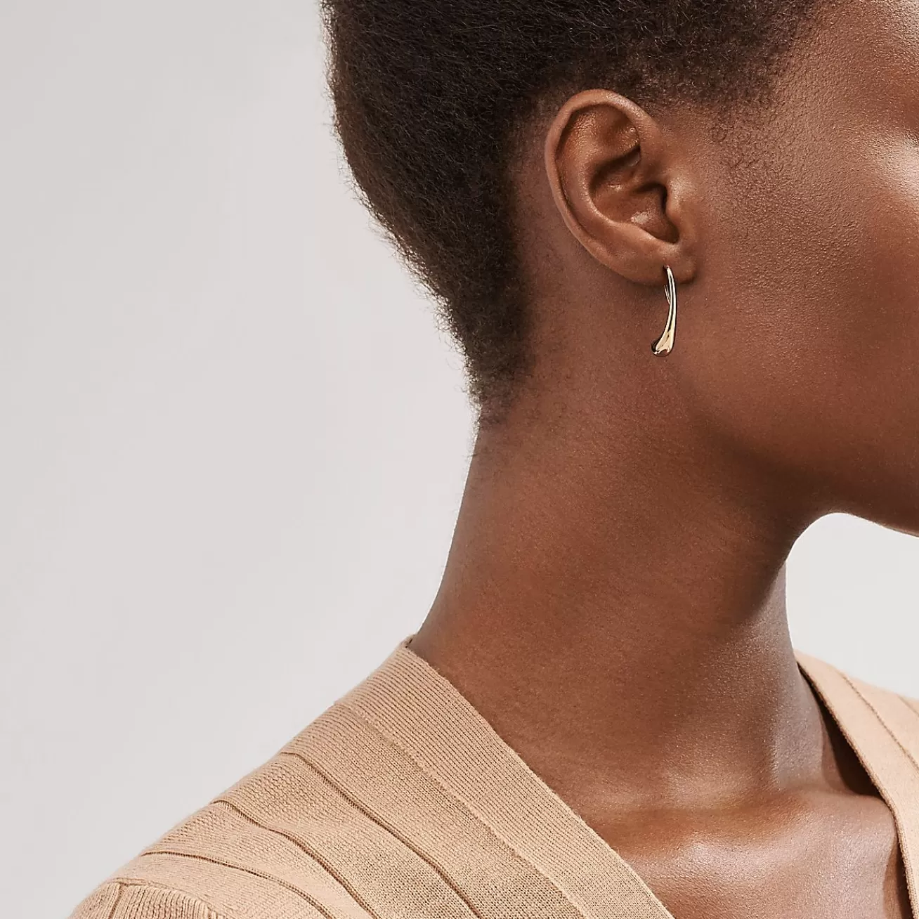 Tiffany & Co. Elsa Peretti® Teardrop hoop earrings in 18k gold. | ^ Earrings | Hoop Earrings