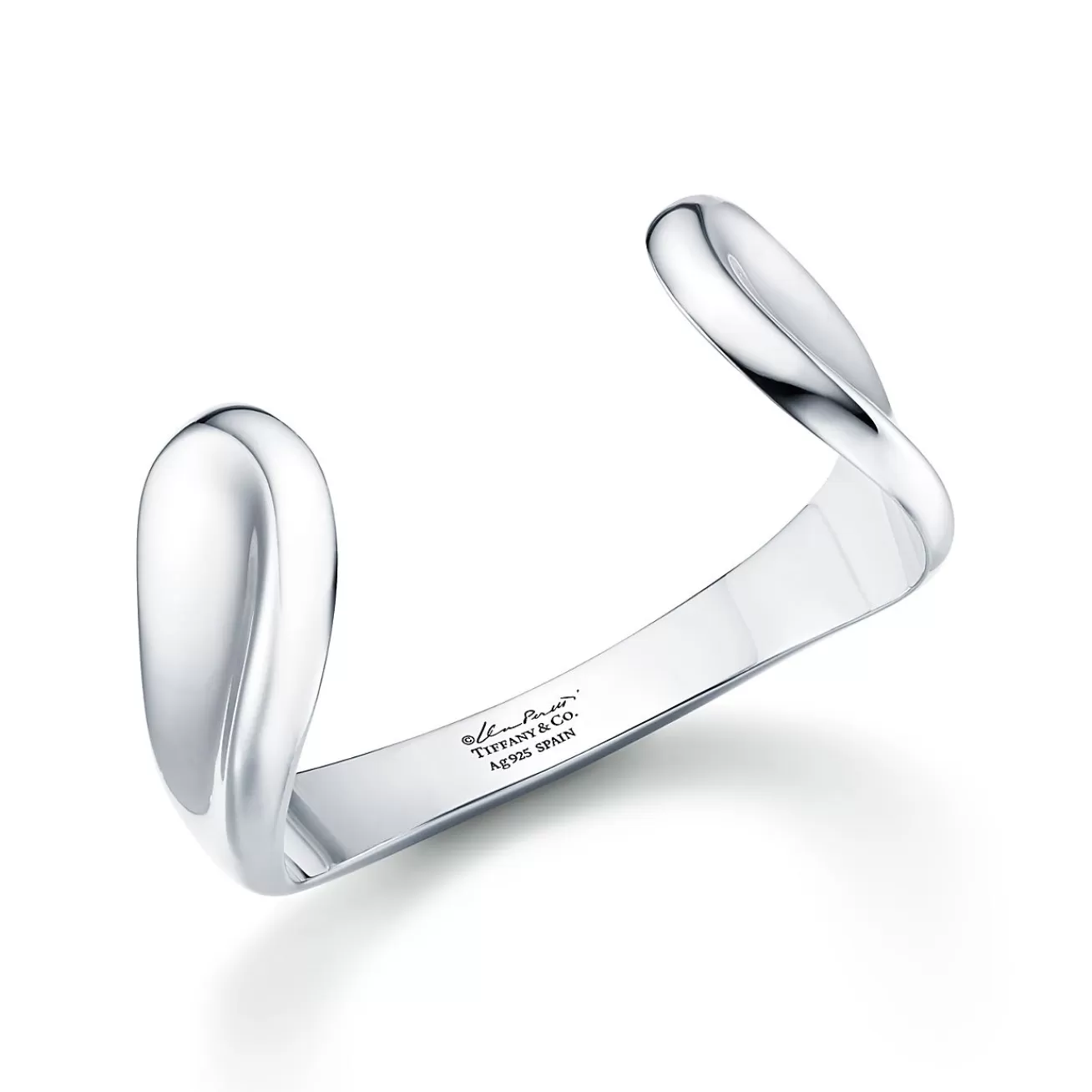 Tiffany & Co. Elsa Peretti® Thumbprint cuff in sterling silver, medium. | ^ Bracelets | Sterling Silver Jewelry