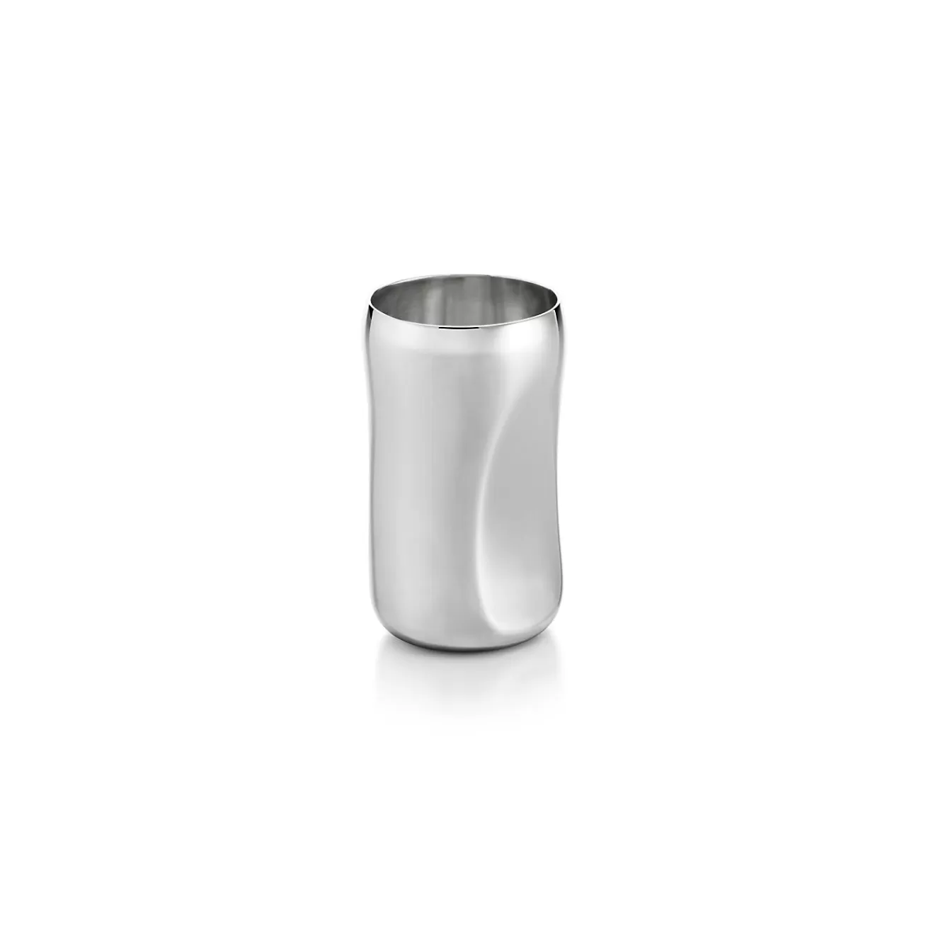 Tiffany & Co. Elsa Peretti® Thumbprint vodka cup in sterling silver. | ^ Glassware & Barware | Bar & Drinkware