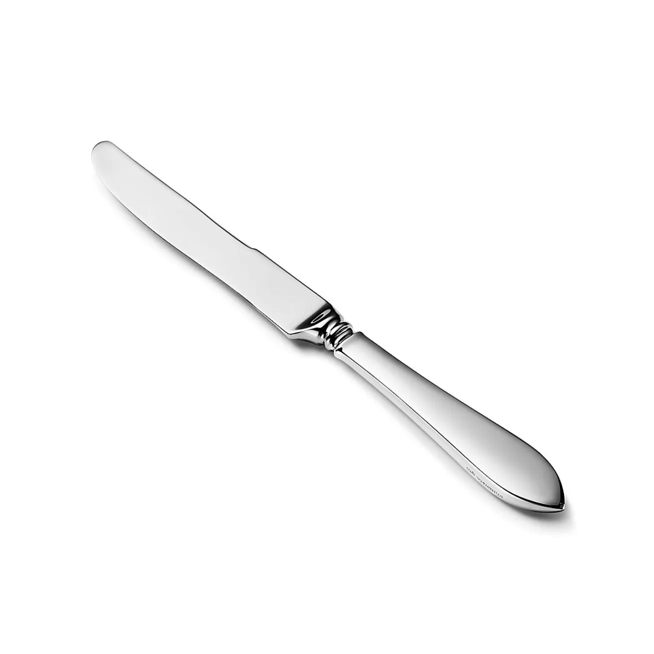 Tiffany & Co. Faneuil dinner knife in sterling silver. | ^ Tableware