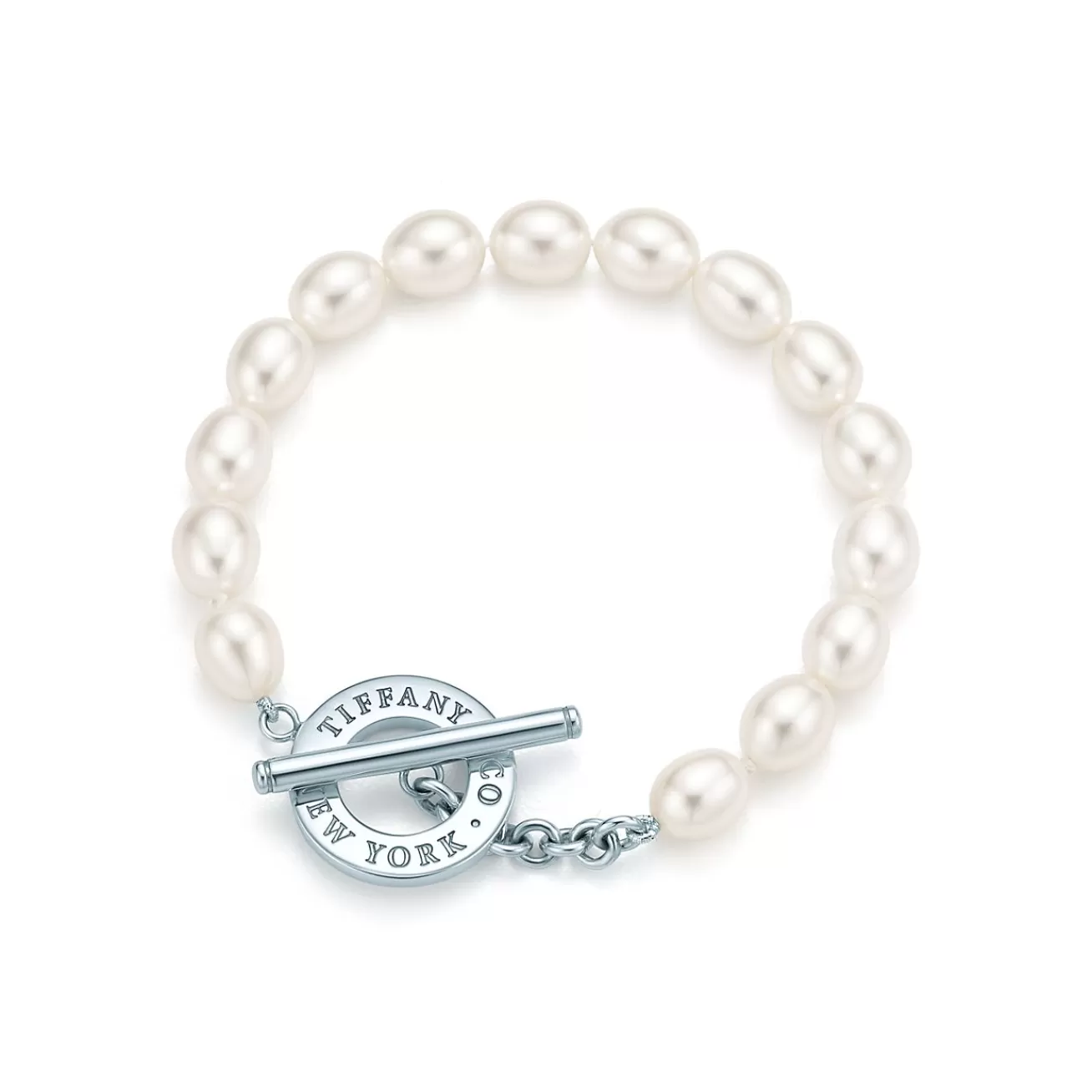 Tiffany & Co. Freshwater pearl toggle bracelet in sterling silver. | ^ Bracelets | Sterling Silver Jewelry