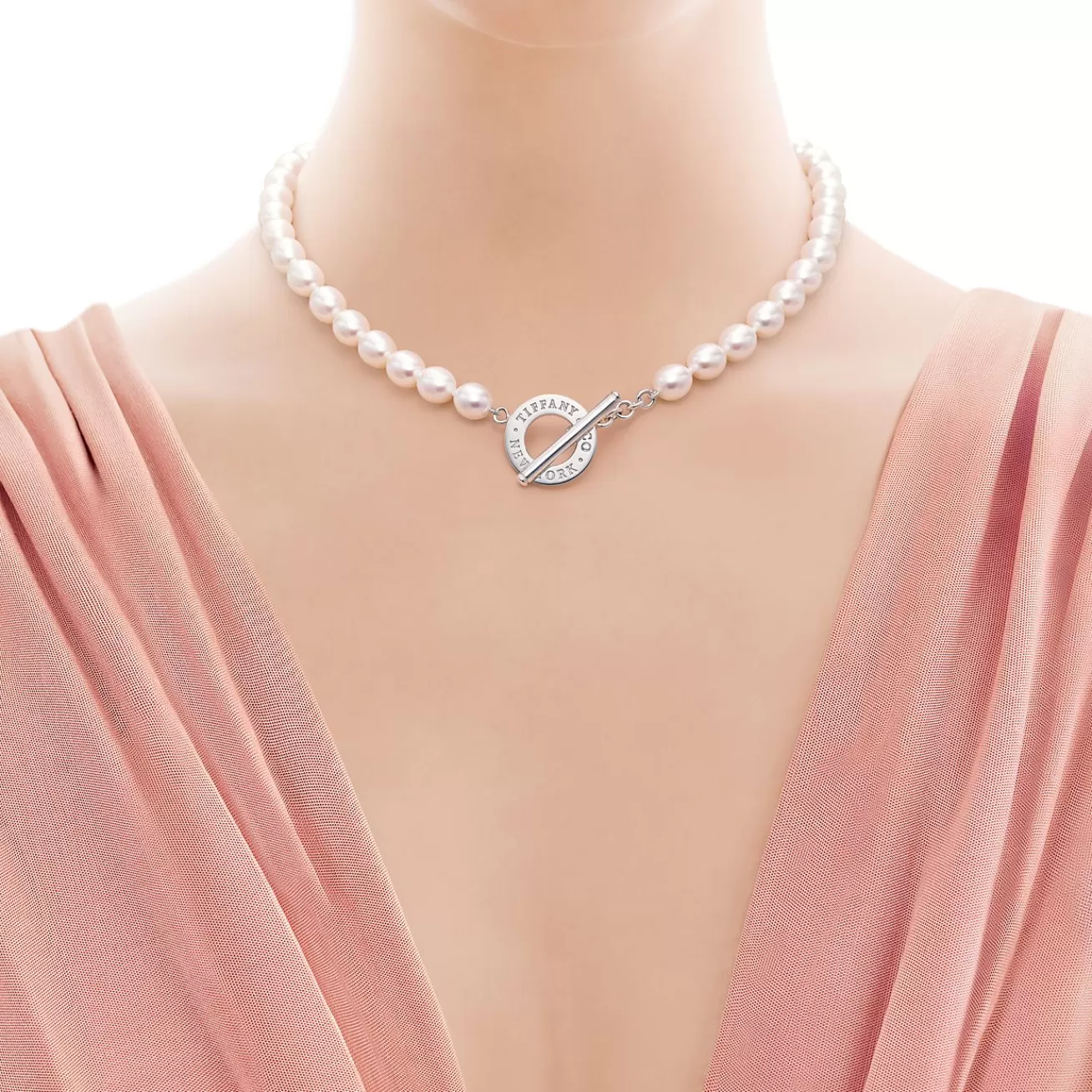 Tiffany & Co. Freshwater pearl toggle necklace in sterling silver. | ^ Necklaces & Pendants | Sterling Silver Jewelry