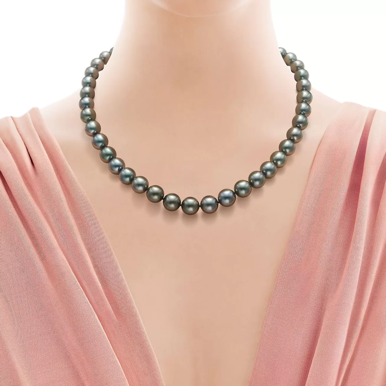 Tiffany & Co. Necklace of Tahitian pearls with 18k white gold. | ^ Necklaces & Pendants | Pearl Jewelry