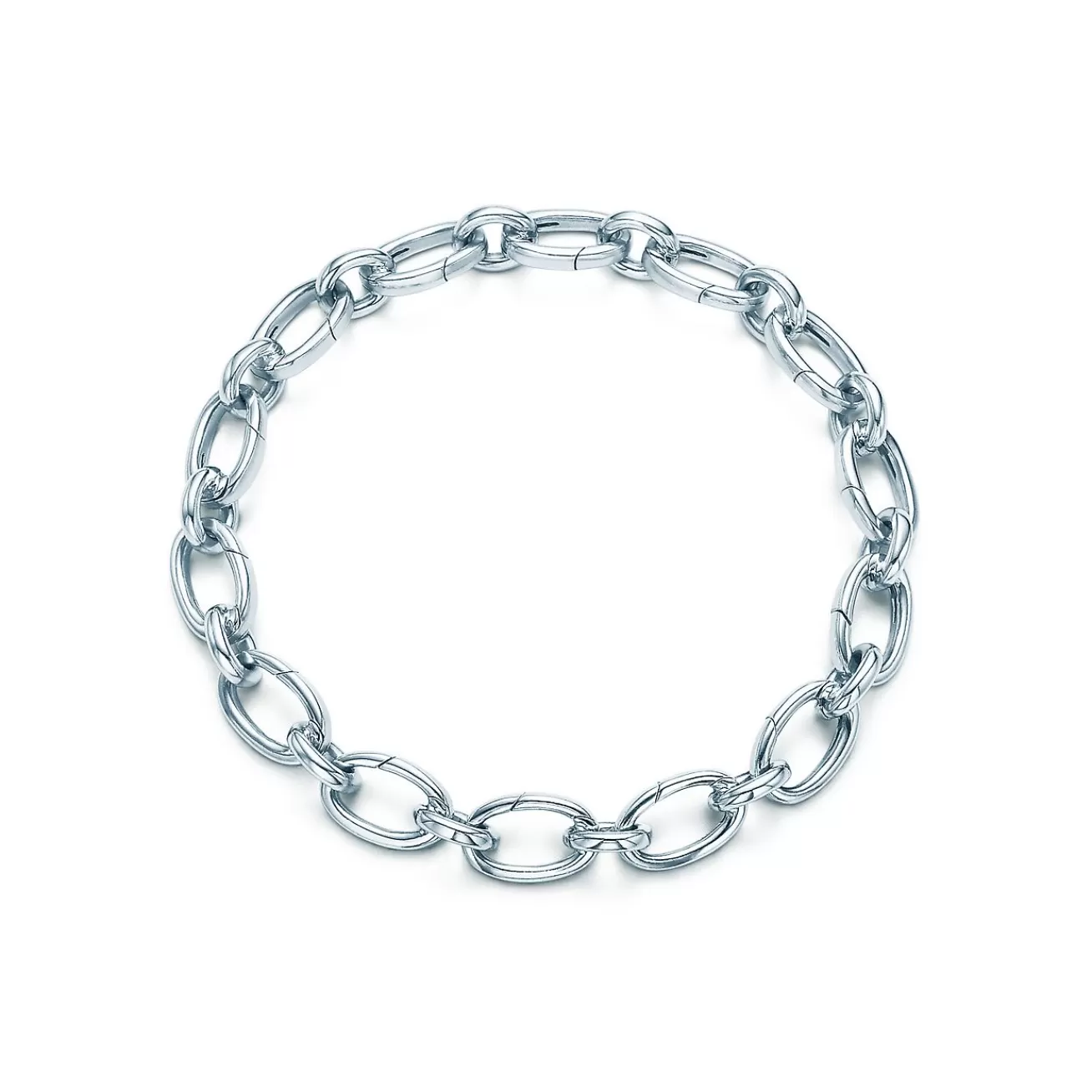 Tiffany & Co. Oval clasping link bracelet in sterling silver, medium. | ^ Bracelets | Sterling Silver Jewelry