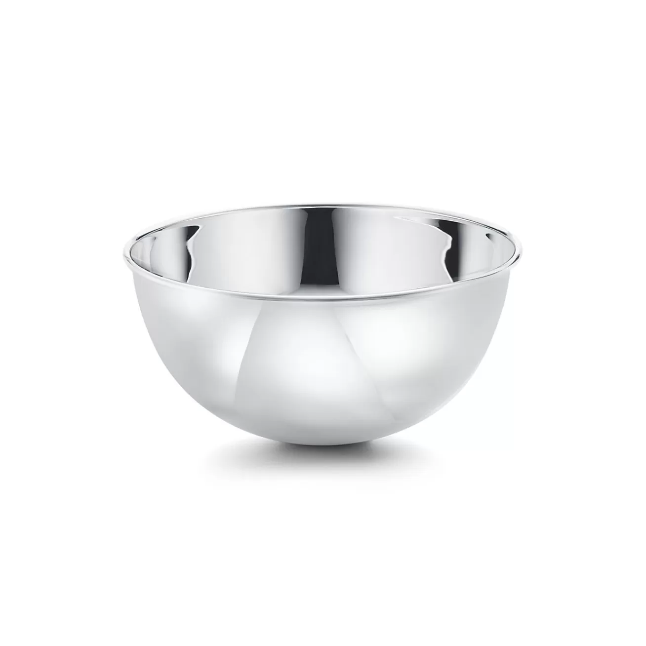 Tiffany & Co. Round bowl in sterling silver, 5" diameter. | ^ Business Gifts | Tableware