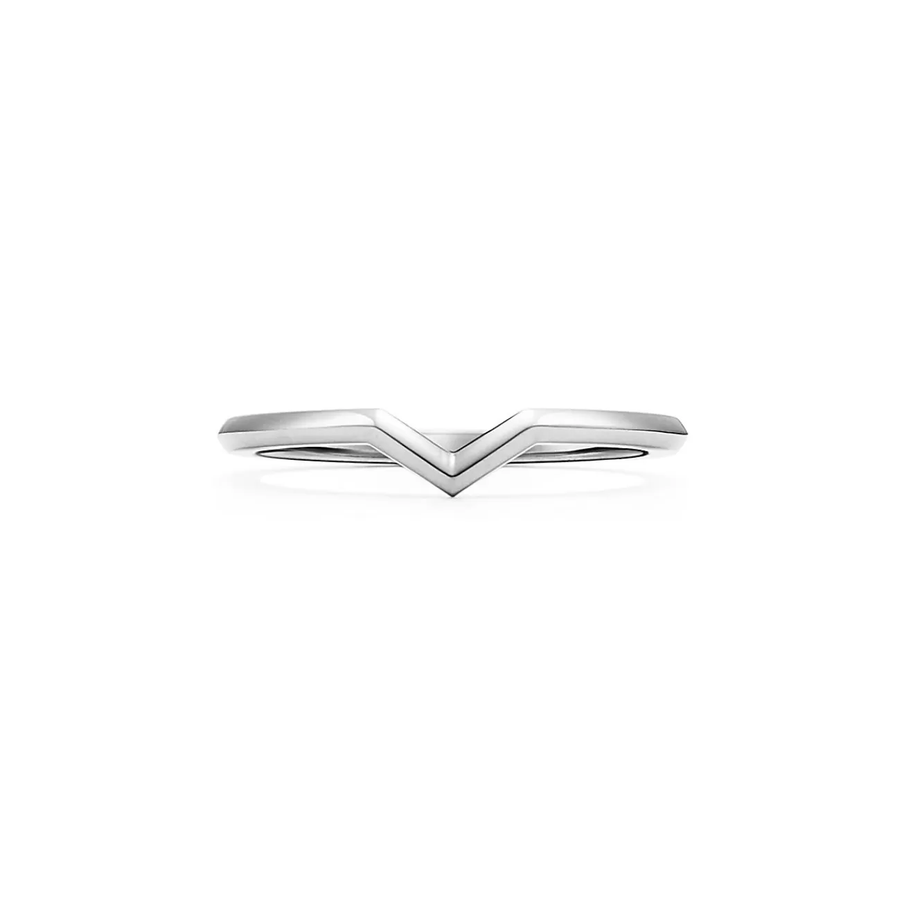 Tiffany & Co. The Tiffany® Setting V band ring in platinum, 1.7 mm wide. | ^Women Rings | Stacking Rings