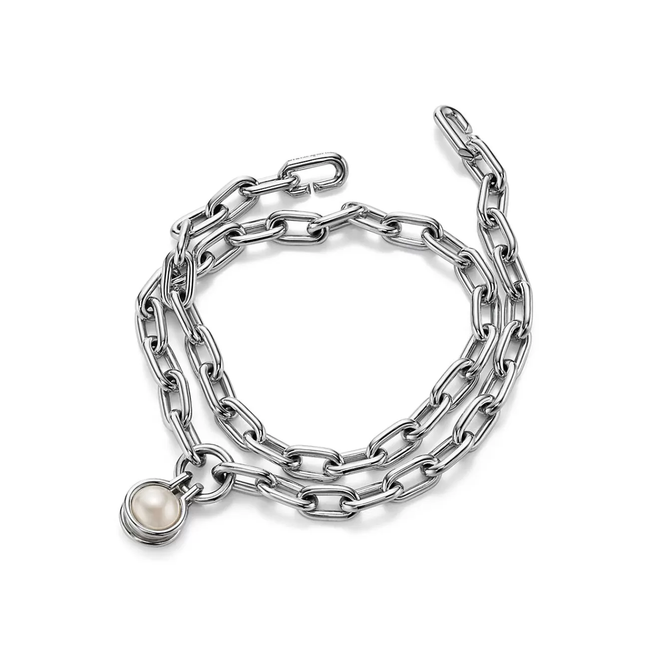 Tiffany & Co. Tiffany HardWear freshwater pearl bracelet in sterling silver, medium. | ^ Bracelets | Gifts for Her