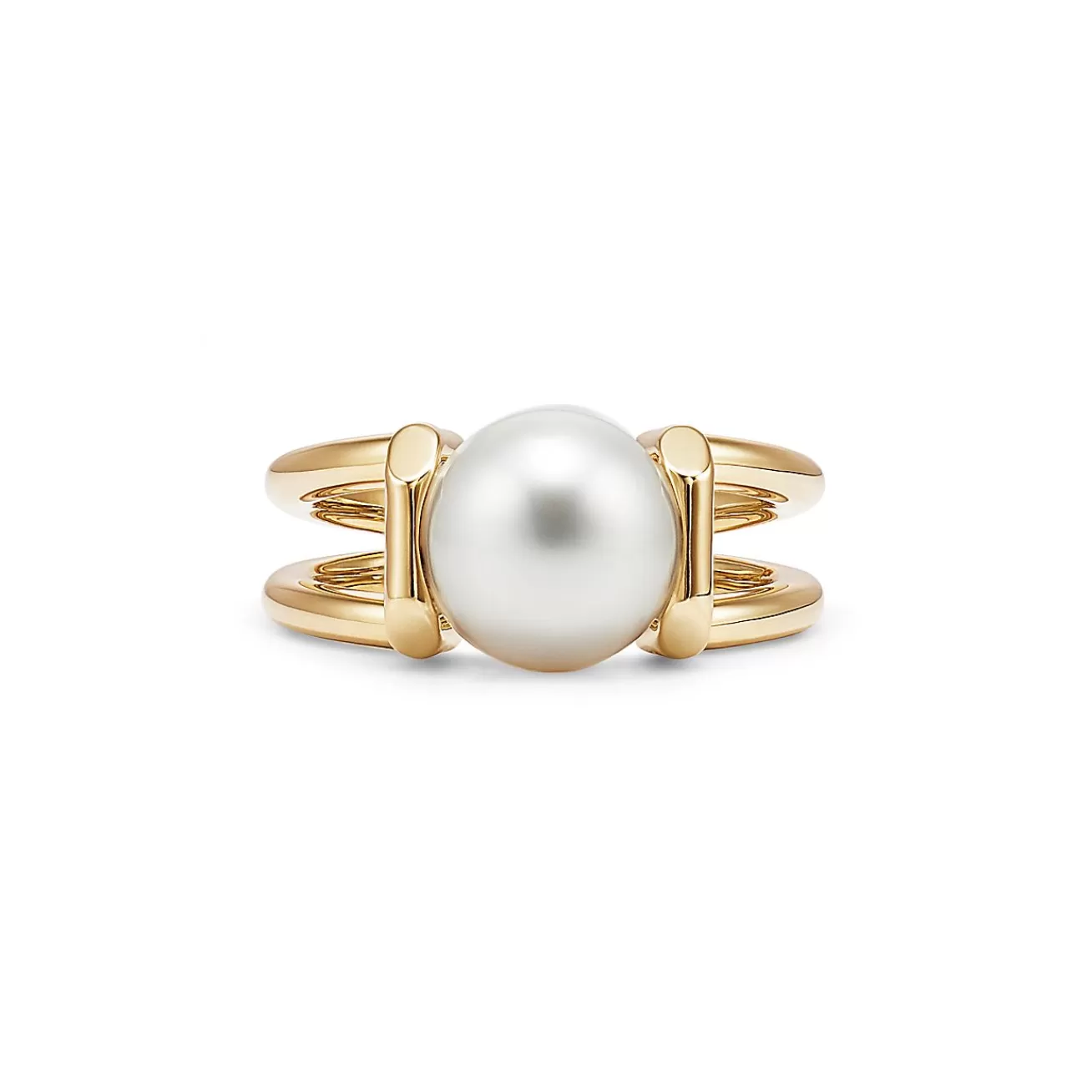 Tiffany & Co. Tiffany HardWear South Sea pearl ring in 18k gold. | ^ Rings | Men's Jewelry