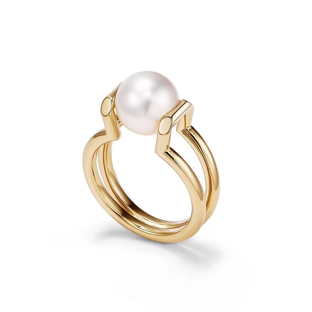 Tiffany & Co. Tiffany HardWear South Sea pearl ring in 18k gold. | ^ Rings | Men's Jewelry